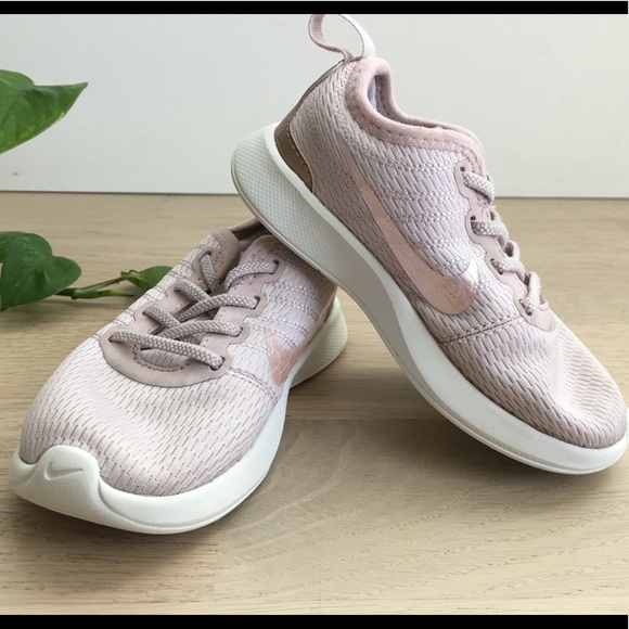 Nike Other - Nike Girl’s Dualtone Racer Sneaker Size 8C